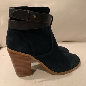 Sole society navy suede bootie, 7.5